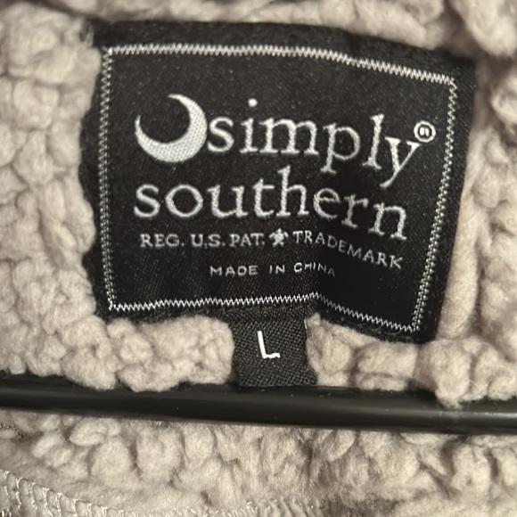 Simply Southern Pullover Preppy Sherpa Gray Hooded Pull over Large - Picture 6 of 9
